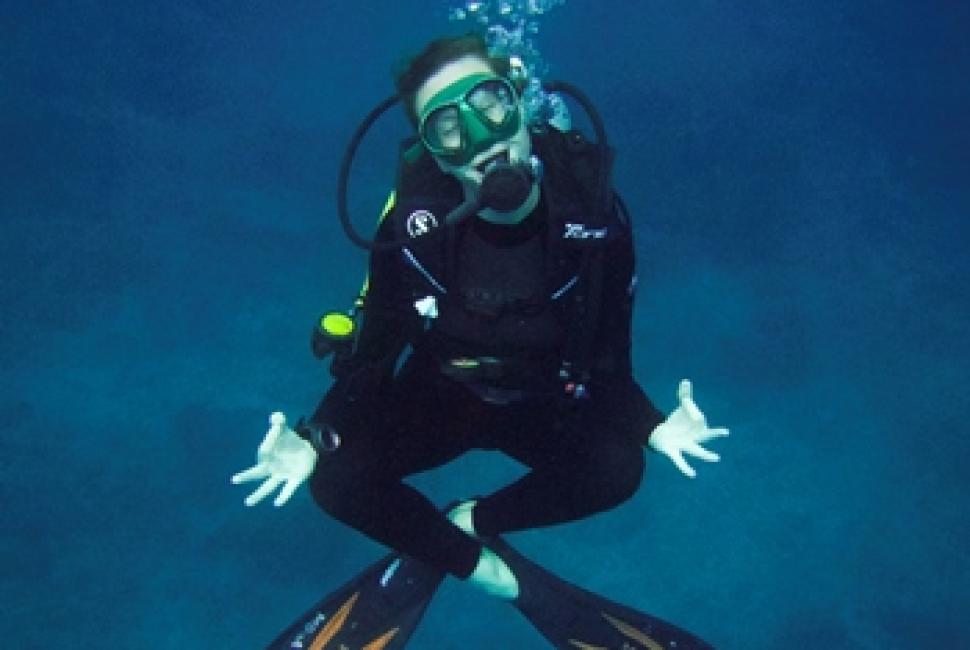 Dive Master Training Fun at Manta Dive